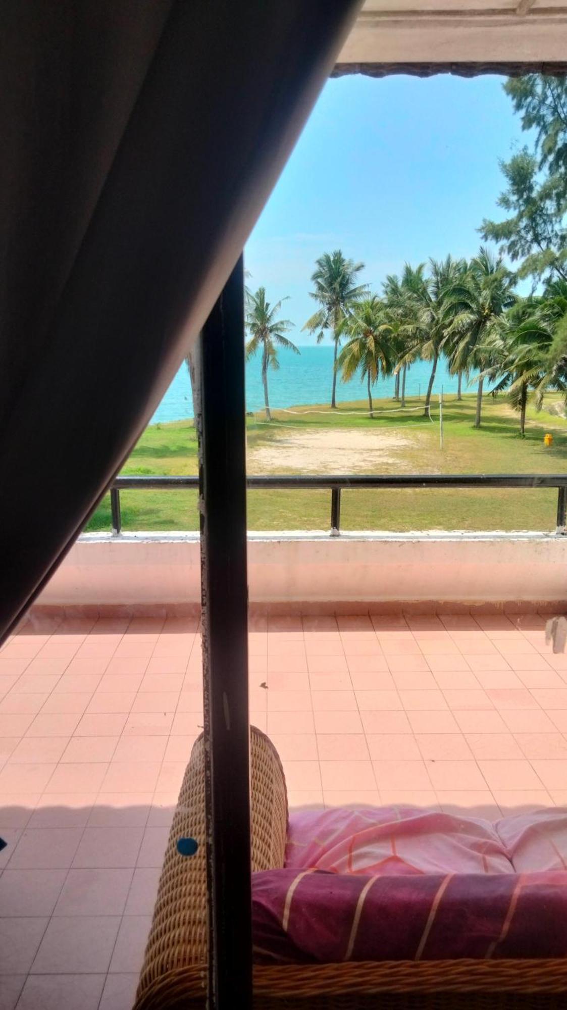 Pd Seaview Corus Paradise Lagoon Port Dickson Exteriör bild